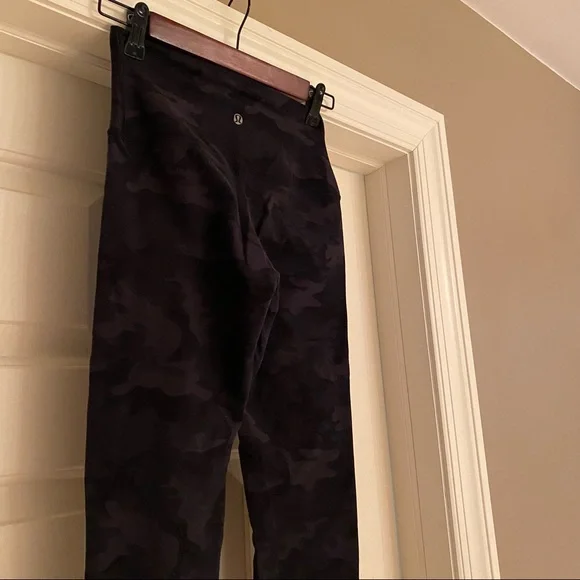 RARE Lululemon Wunder Under Crop Camo Leggings Roll Down Size 4 - Picture 4 of 11